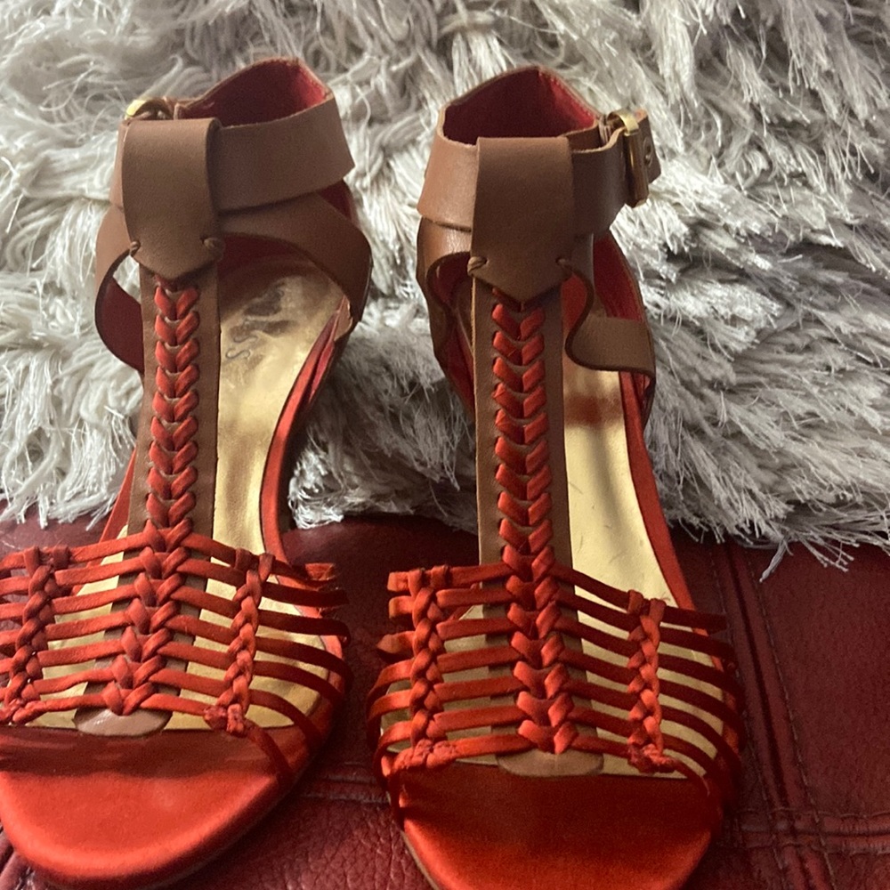 Guess shoe